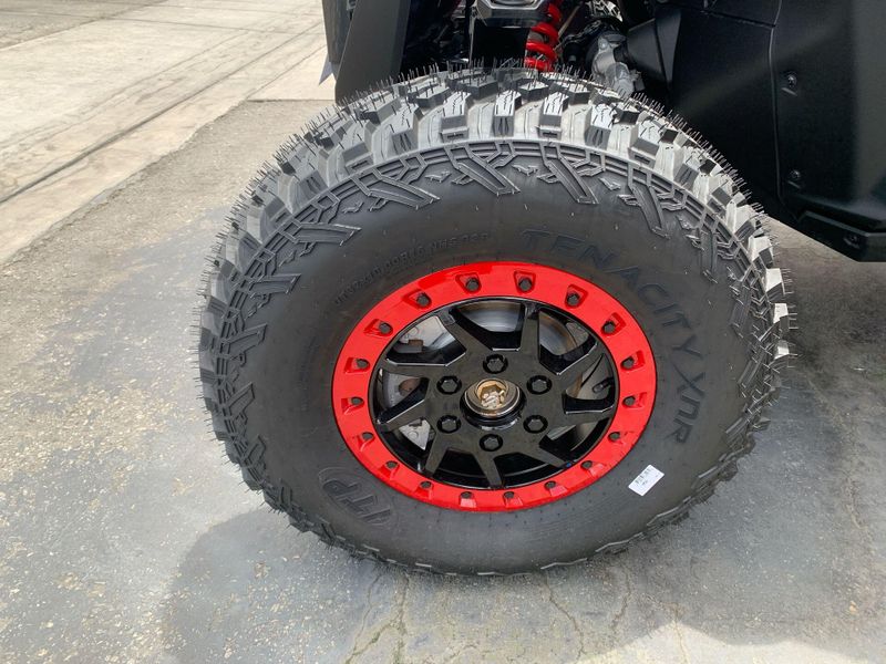 New 2025 Can-Am MAVERICK R MAX X RS 999T DCT Image 10