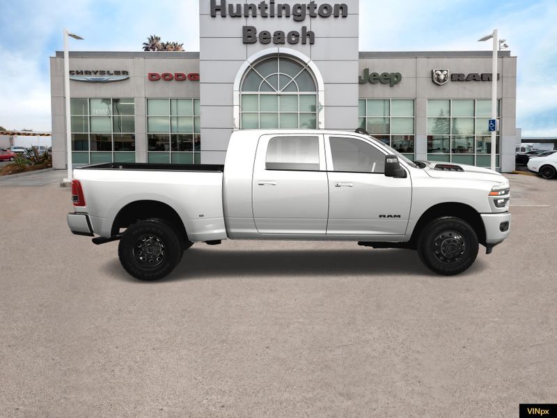 2025 RAM 3500 Laramie Mega Cab 4x4 DullayImage 9