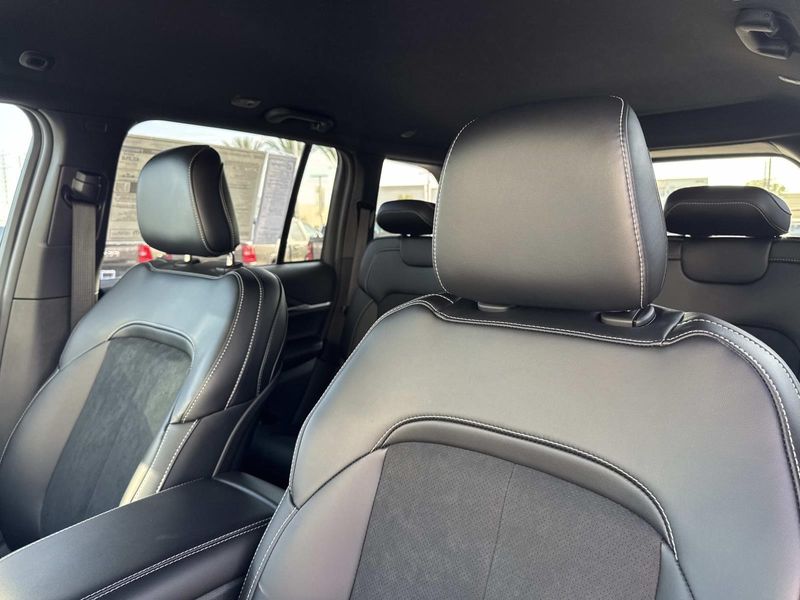 New 2026 Jeep Grand Cherokee Laredo Altitude 4x4