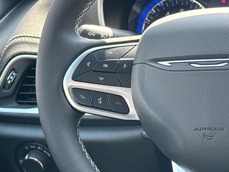 New 2027 Chrysler Pacifica Select Awd