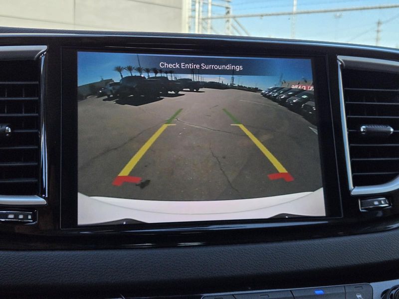 Used 2023 Chrysler Pacifica Touring L FWD