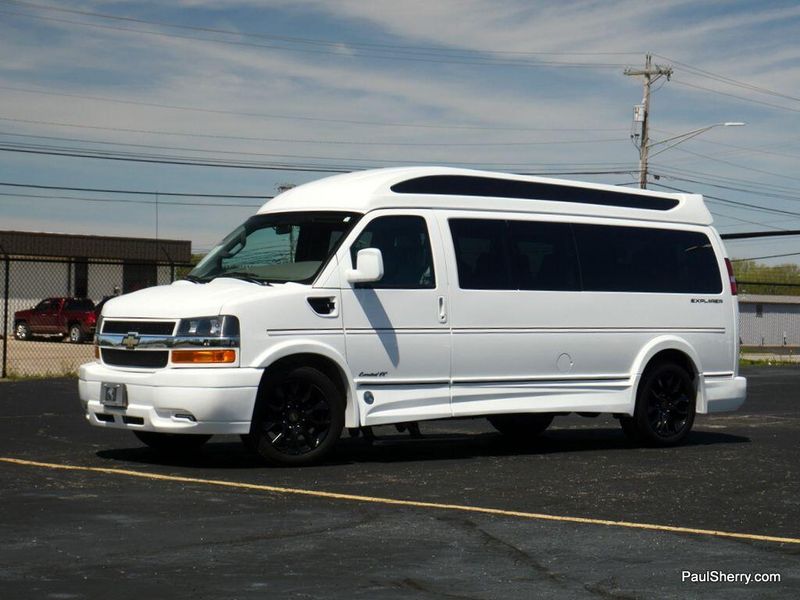 2023 Chevrolet Express Image 7
