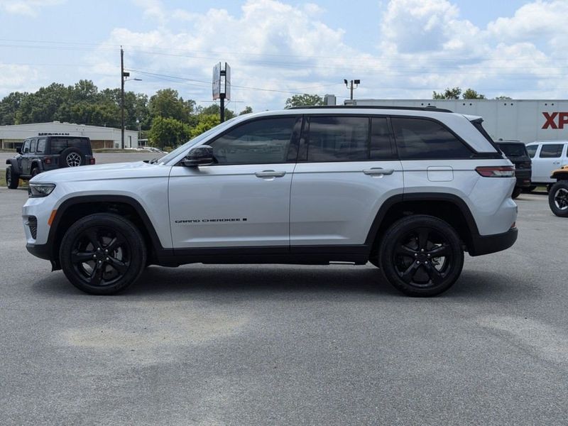 2024 Jeep Grand Cherokee Altitude 4x2Image 6