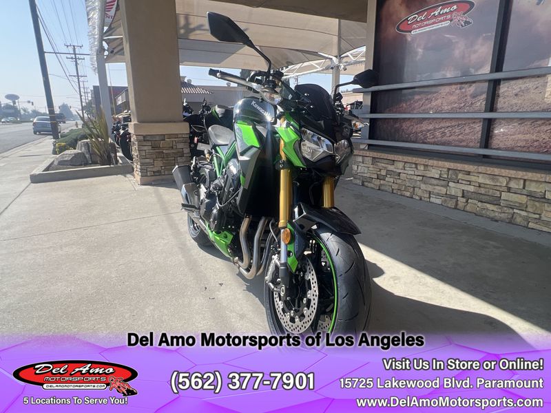 2024 Kawasaki ZR900MRFNL-BK2  in a METALLIC SPARK BLACK/METALLIC MATTE GRAPHENESTEEL GRAY/CANDY LIME GREEN exterior color. Del Amo Motorsports of Los Angeles (562) 262-9181 delamomotorsports.com 