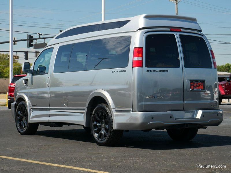 2023 Chevrolet Express 2500 Cargo photo 8