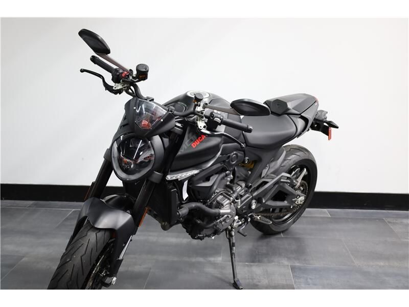 2022 Ducati Monster 937 Image 3