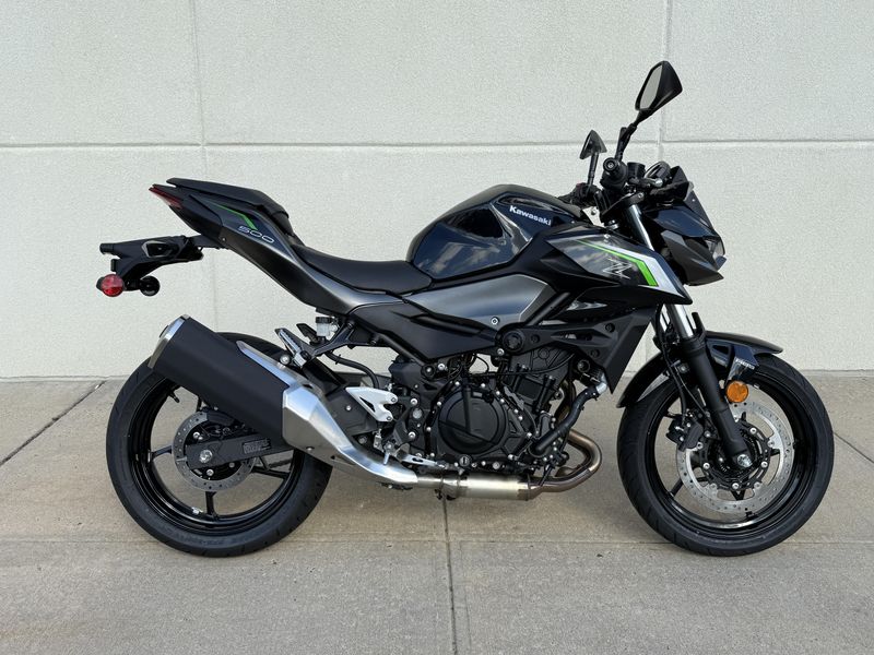 2025 Kawasaki Z500 ABSImage 2