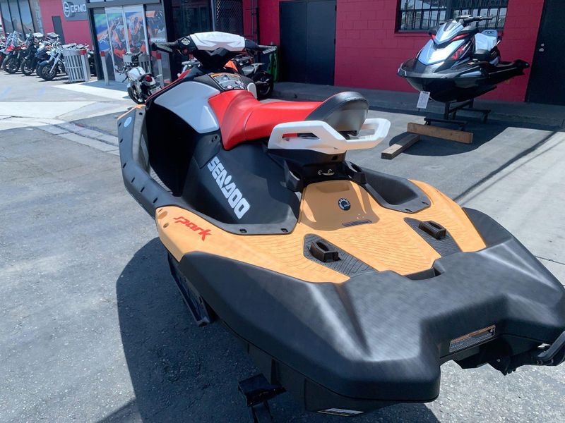 New 2024 Sea-Doo SPARK FOR 3 90 CONVENIENCE PACKAGE Image 13