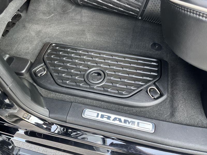 Used 2020 RAM 1500 LimitedImage 43