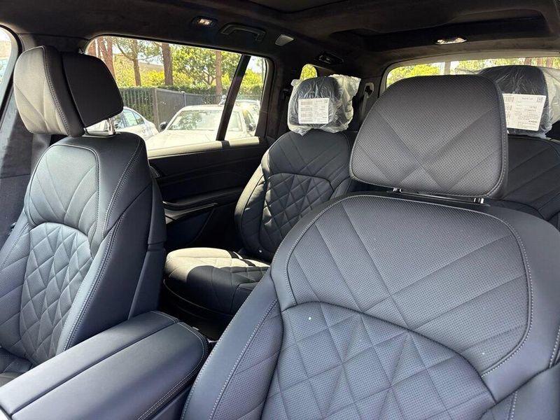 New 2027 BMW X7 xDrive40iImage 19