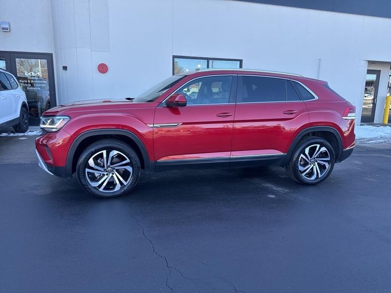 2023 Volkswagen Atlas Cross Sport 3.6L V6 SELImage 1