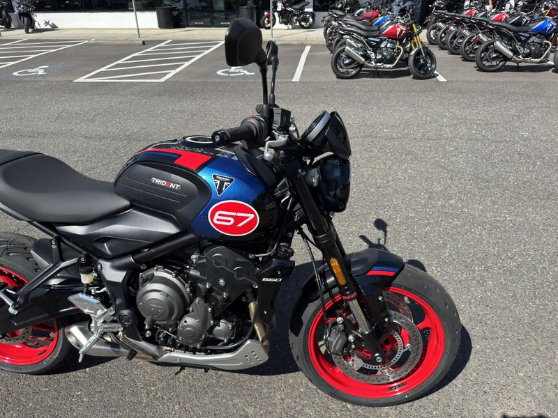 2026 Triumph Trident 660 Triple Tribute - SAPPHIRE BLACK - COBALT BLUE 