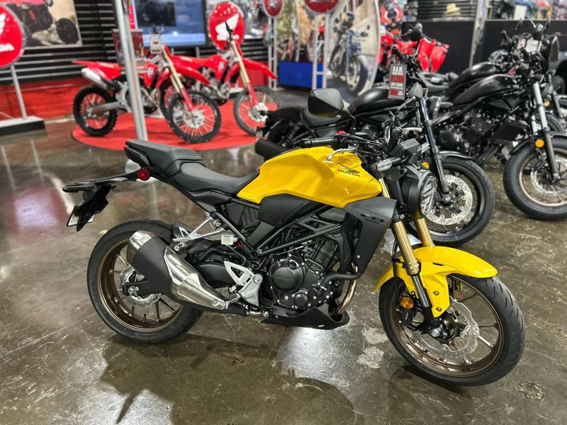 New 2025 Honda CB300R ABS Image 16