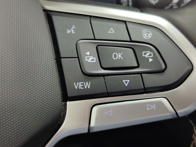 Used 2024 Volkswagen Taos SE AWD w/Sunroof & Black Plus PkgImage 26
