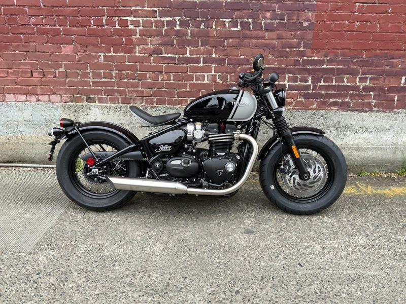 2025 Triumph BONNEVILLE BOBBER