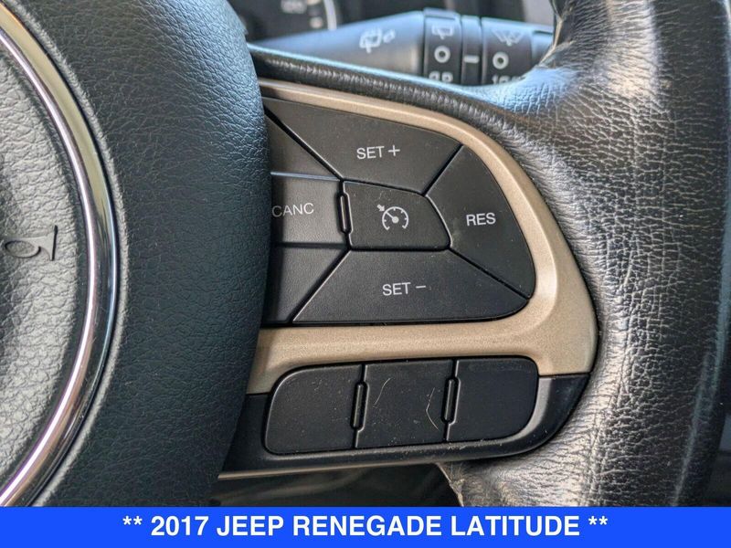 2017 Jeep Renegade Latitude North Edition photo 16