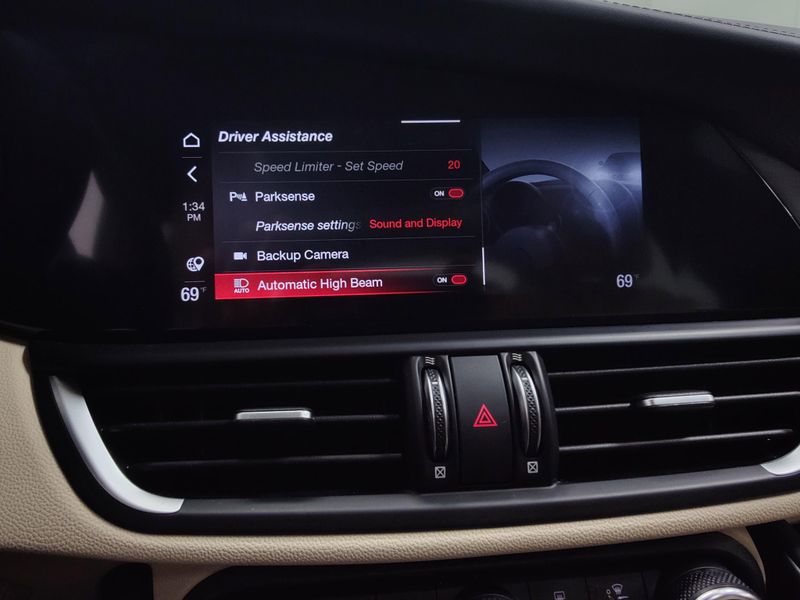 2023 Alfa Romeo Giulia Lusso AWD w/Activ AsstImage 9