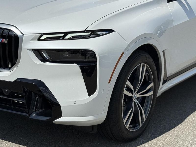 Used 2025 BMW X7 M60iImage 11