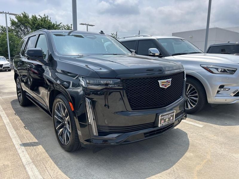2021 Cadillac Escalade Sport PlatinumImage 2