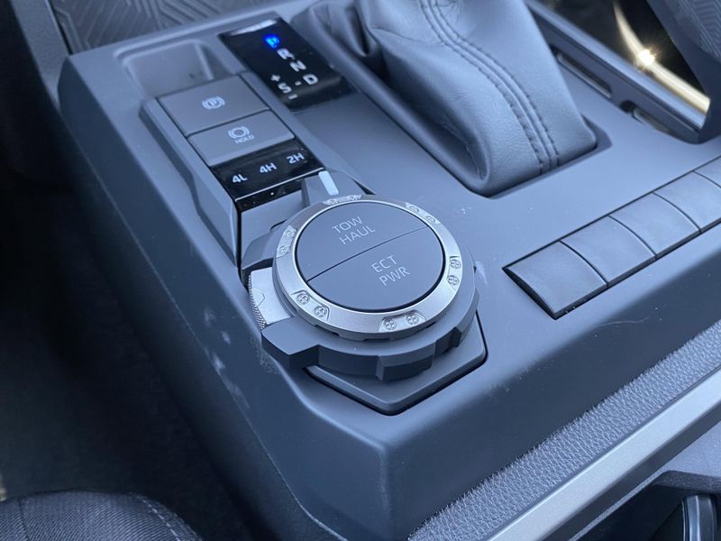 2025 Toyota Tacoma SR5Image 19