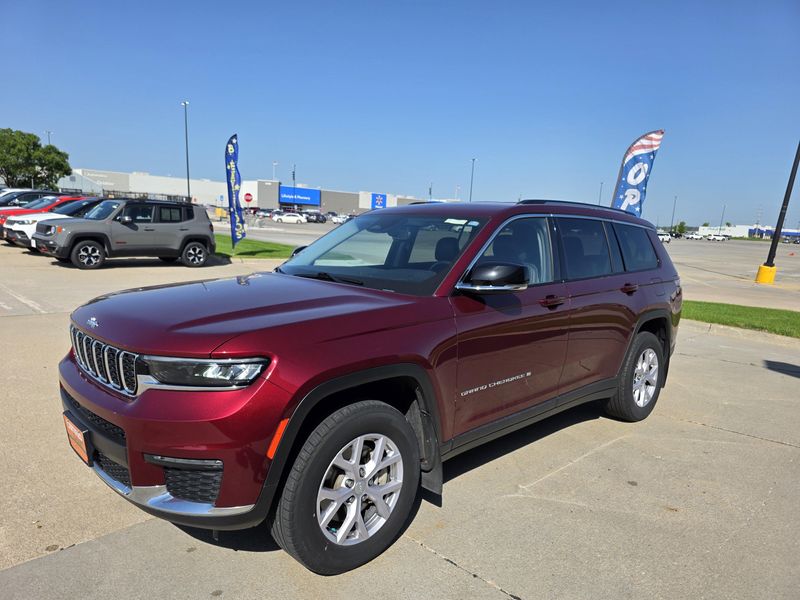 Used 2022 Jeep Grand Cherokee L LimitedImage 4