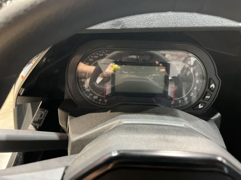 New 2024 Polaris SLINGSHOT S W/ TECHNOLOGY PACKAGE 1 Image 15