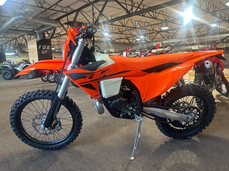 New 2025 KTM 150 XC-W Image 7