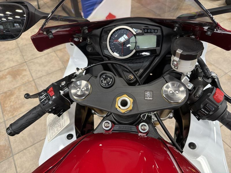 New 2027 Suzuki GSX-R750 Image 23