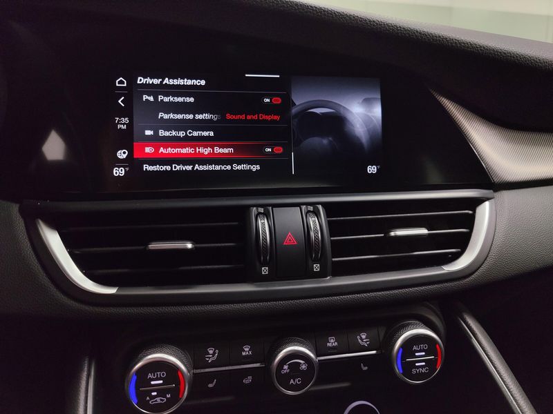 2024 Alfa Romeo Giulia Veloce AWD w/Sunroof/NavImage 10