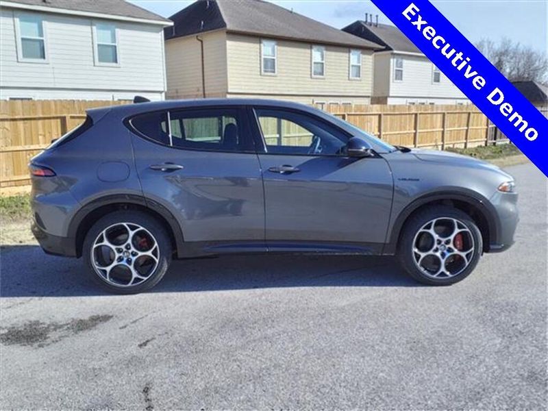New 2024 Alfa Romeo Tonale Veloce EawdImage 25