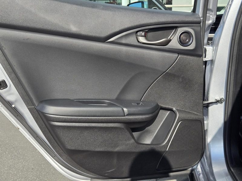 2021 Honda Civic Sport photo 21