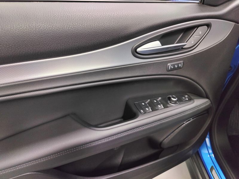 New 2025 Alfa Romeo Stelvio AwdImage 28