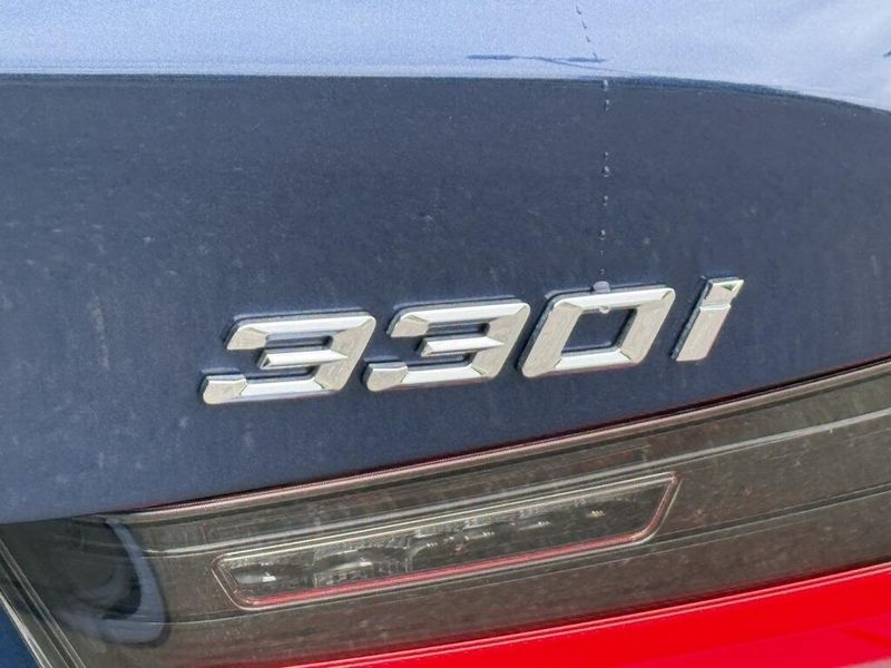 2022 BMW 3 Series 330iImage 11