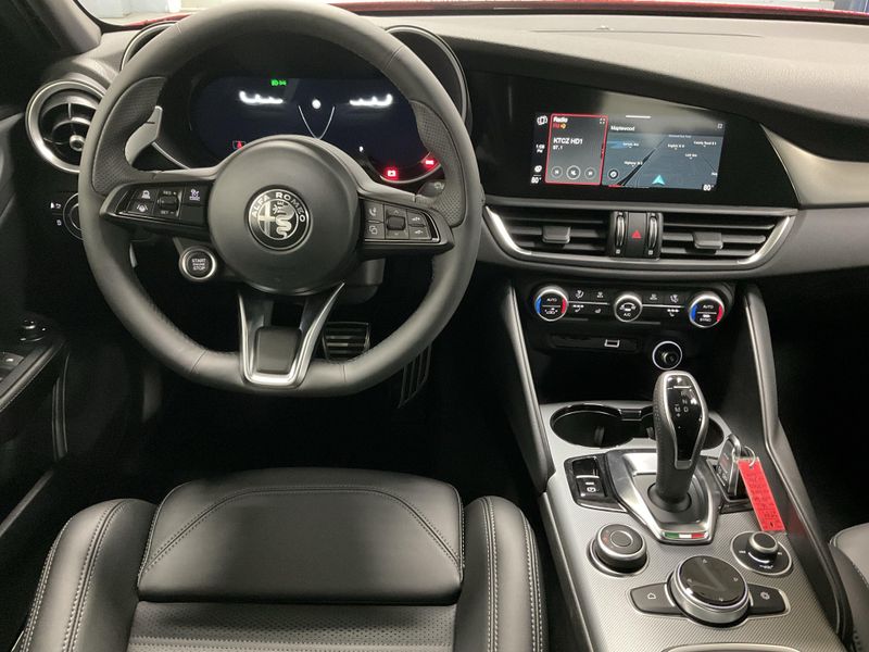 New 2026 Alfa Romeo Giulia AwdImage 13