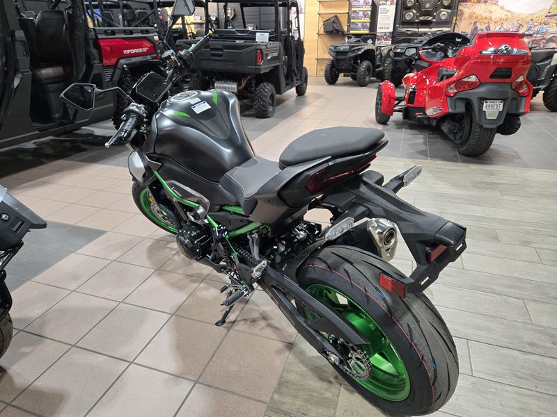 NEW 2026 KAWASAKI Z900 SE ABS Image 4