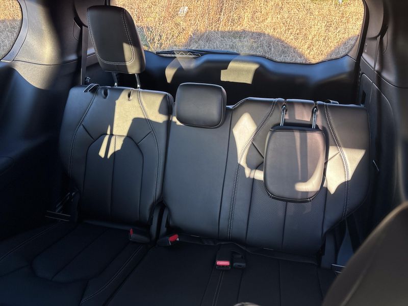 New 2026 Chrysler Pacifica SelectImage 18
