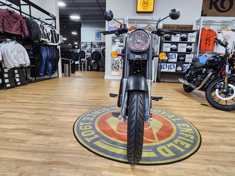 New 2024 Royal Enfield CLASSIC 350 Image 2