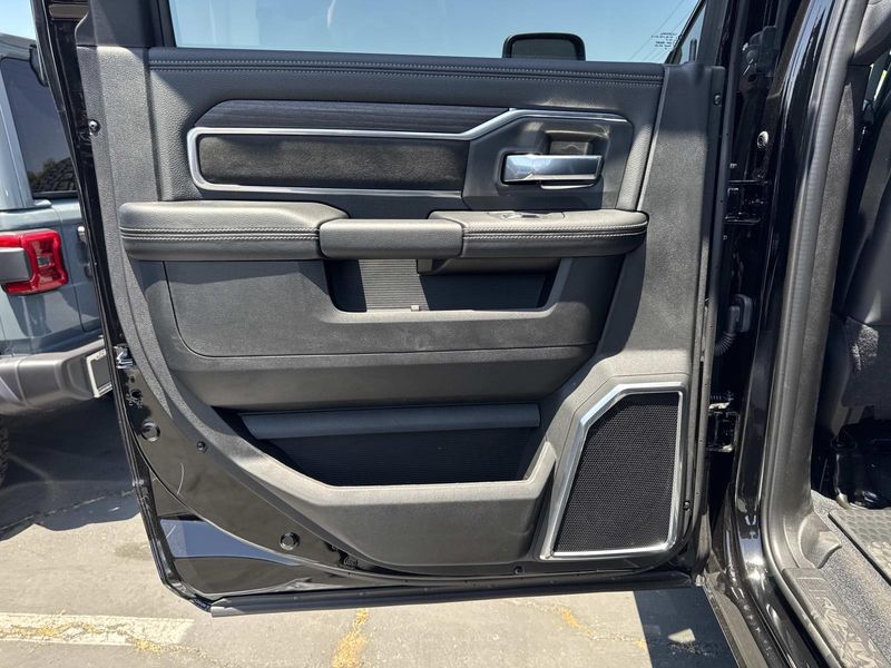 New 2026 RAM 2500 Laramie Crew Cab 4x4 6'4' Box