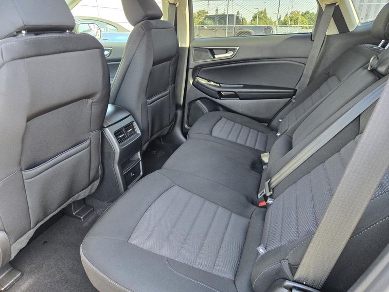 Used 2023 Ford Edge SE AWD