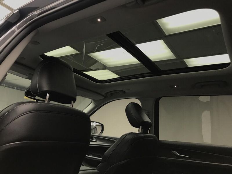 Used 2023 Jeep Grand Cherokee L LimitedImage 16