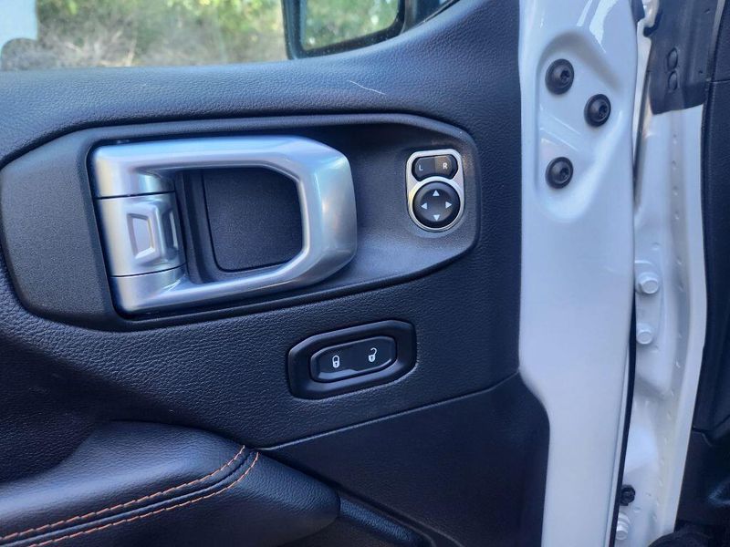 2021 Jeep Gladiator MojaveImage 21