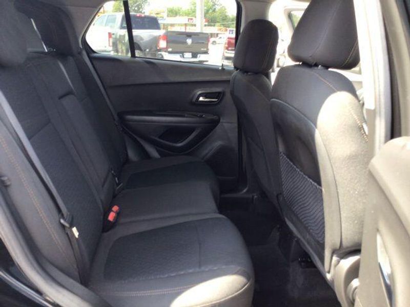 Used 2021 Chevrolet Trax LSImage 10