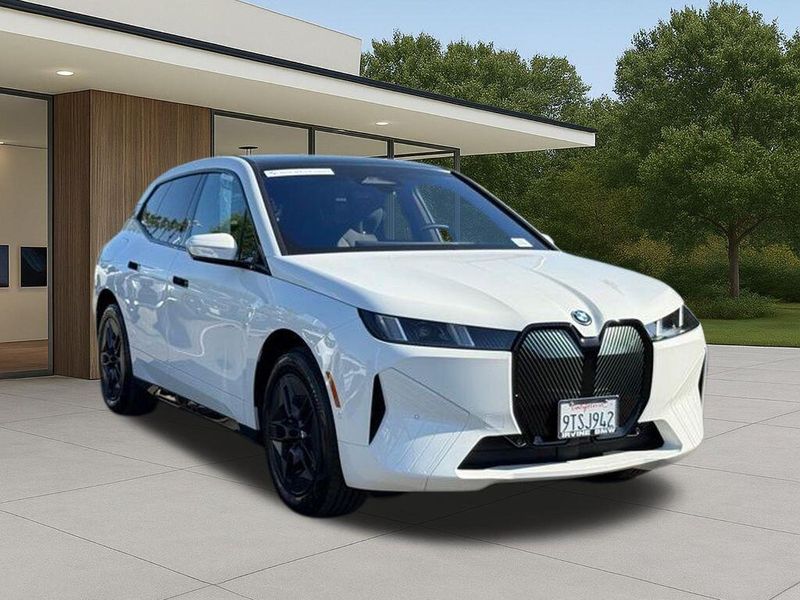 Used 2026 BMW iX xDrive60Image 6