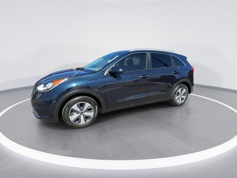 Used 2019 Kia Niro Plug-In Hybrid LXImage 4