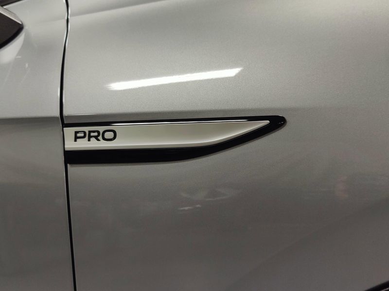 Used 2023 Volkswagen ID.4 Pro Long Range 82kWImage 5