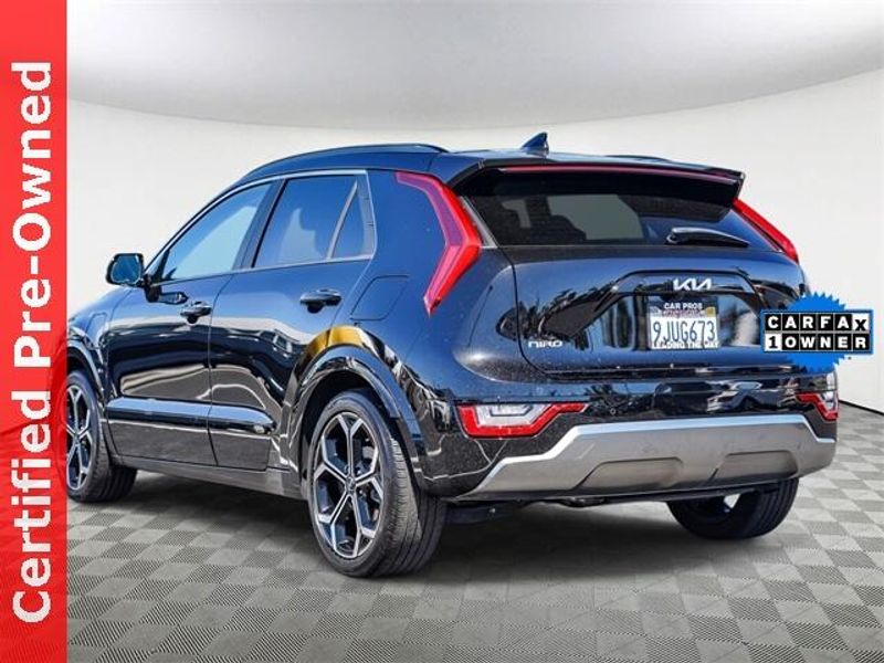Used 2024 Kia Niro Plug-In Hybrid SXImage 8