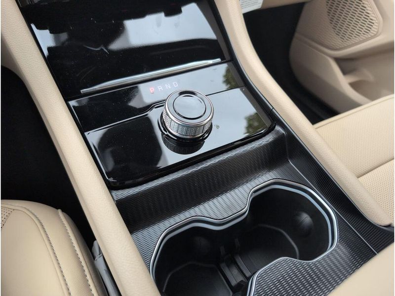 New 2025 Jeep Grand Cherokee Limited 4x2Image 20