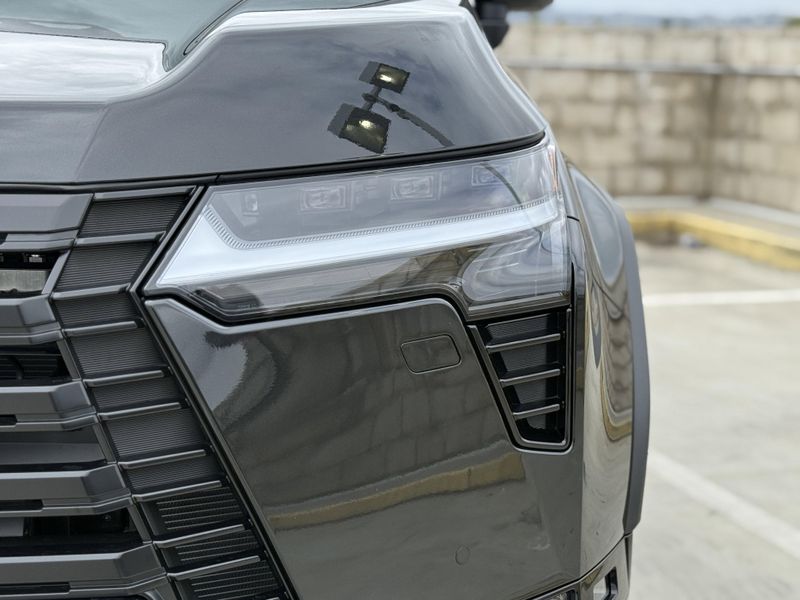 2025 Lexus GX Image 8
