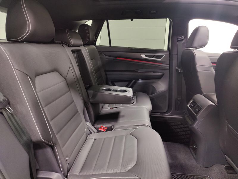 Used 2025 Volkswagen Atlas Cross Sport SEL AWD w/Sunroof & NavImage 20