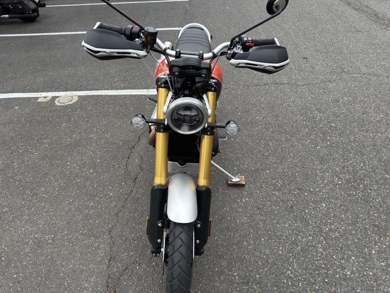 2025 Triumph Scrambler 1200 XE - BAJA ORANGE - PHANTOM BLACK 